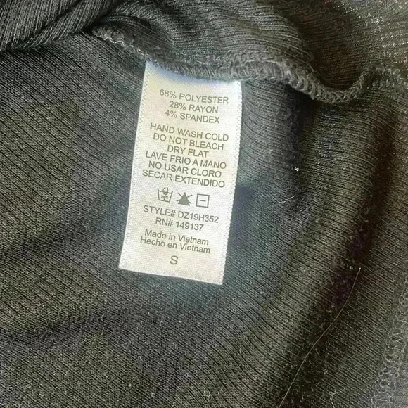 DOUBLE ZERO  - black V neck T shirt - Picture 3 of 3